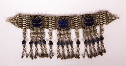 null AFGHANISTAN

Pectoral en argent et lapis lazuli

Fin XIXème siècle

Haut. :...