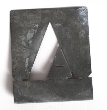 null Lettre prochoir en zinc "A"

Haut. : 10 cm - Larg. : 8 cm