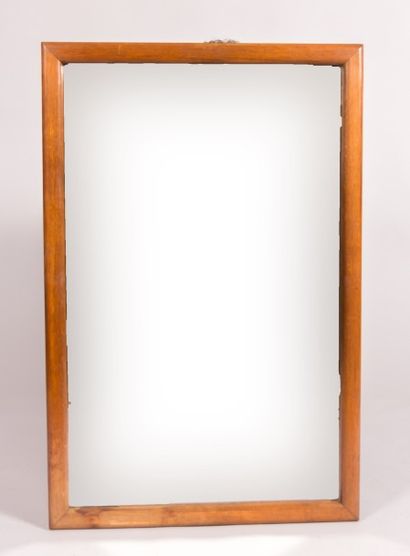 null Miroir de forme rectangulaire, le cadre baguette en bois

XXème siècle

(état...