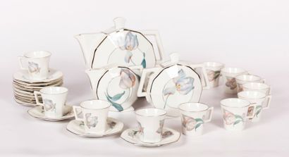 null Service à thé en porcelaine de Limoges à décor de filets argenté et de tulipes...