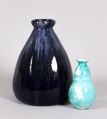 null LABREC

Vase de forme poire en terre cuite vernissée à décor de couleur en camaïeu...