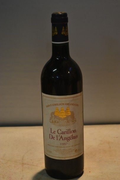 null 1 Blle	LE CARILLON DE l'ANGÉLUS	St Emilion GC	1997

	Et. à peine tachée. N :...