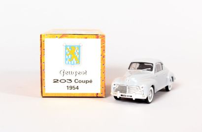 null NOREV (CH)

Peugeot 203 coupé 1954 - N°KW1605

Echelle 1/43

(bon état, dans...