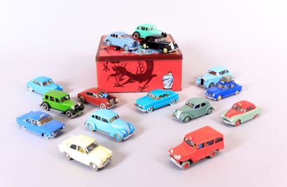 null FIGURINES TINTIN - HERGE 

Lot de quinze véhicules miniatures Tintin dans une...