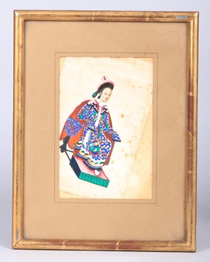null Quatre peintures sur soie représentant des personnages chinois en costume traditionnel

(trous...