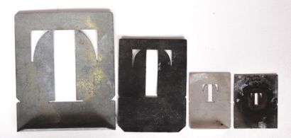 null Quatre lettres prochoir en zinc "T"

Haut. : 10 cm - Larg. : 8 cm 

Haut. :...