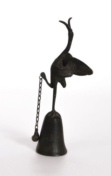 null Clochette de table en bronze à patine noir figurant un Ibis tenant une clochette...