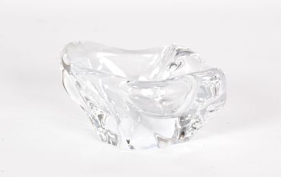 null DAUM France

Cendrier en cristal moulé de forme libre.

Haut. : 7 cm - Larg....