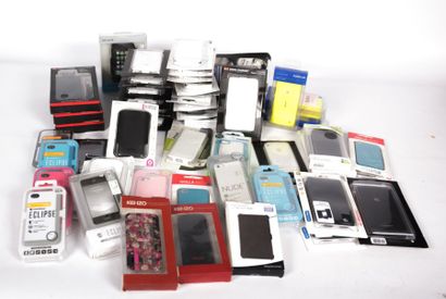 null Lot comprenant cinquante étuis de téléphone dont quinze étuis et coques Nokia,...