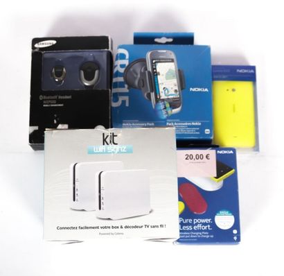 null Lot comprenant un kit wifi, un pack accessoires Nokia (support voiture + chargeur...