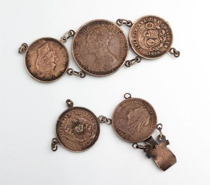 null ANGLETERRE

Partie de bracelet comportant cinq pièces montées : 1 shilling 1896,...
