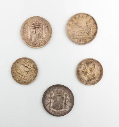 null ESPAGNE

Lot composé de cinq pièces dont une peseta Alfonso XIII 1903 (1), une...