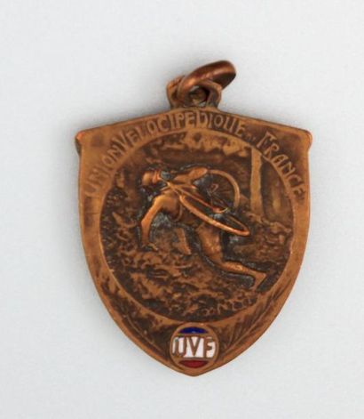 null Médaille Union Vélocipédique de France

UVF émaillé en bleu blanc rouge, tête...