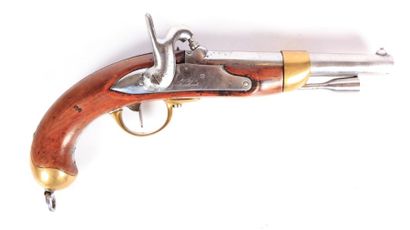 Pistolet réglementaire français de cavalerie...