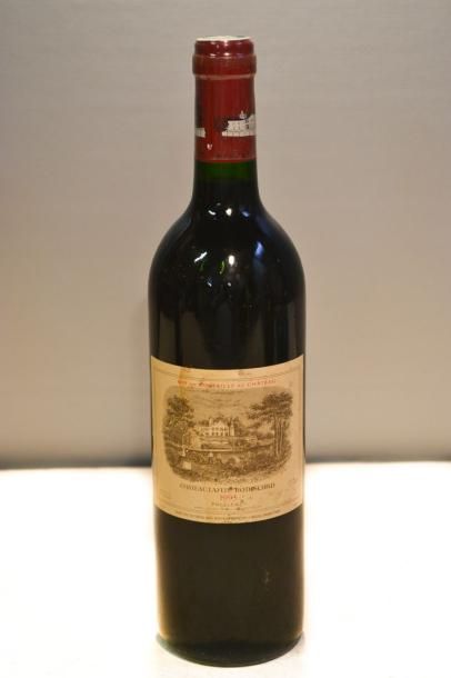 null 1 Blle	CH. LAFITE ROTHSCHILD	Pauillac 1er GCC	1993

	Et. plus ou moins tachée...