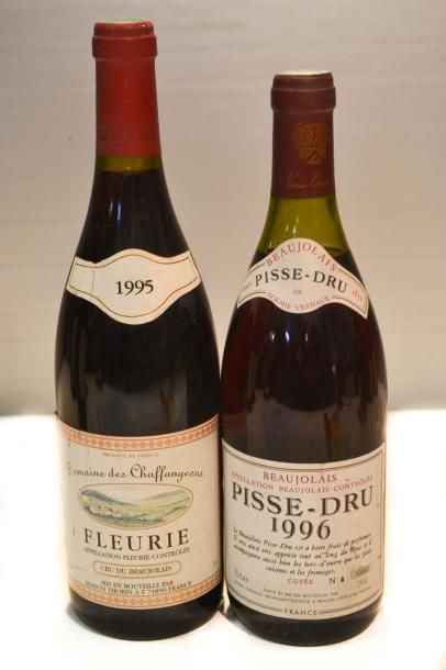 null Lot de 2 blles de Beaujolais comprenant :		

1 Blle	PISSE-DRU mise nég.		1996

1...