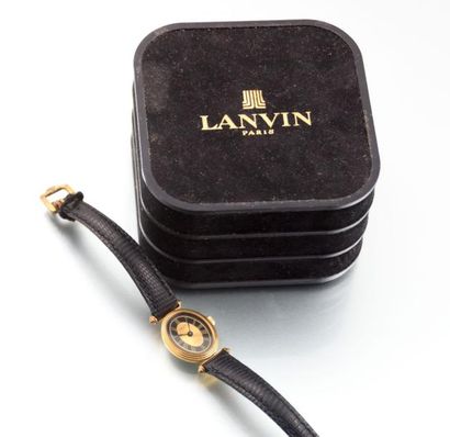 null Montre de dame de marque Lanvin en métal doré, la lunette ovale, les heures...