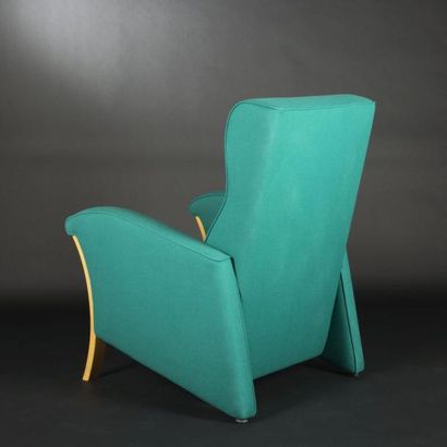 null FRIGHETTO Editeur

Fauteuil de repos en tissu vert garni de mousse. Accotoirs...