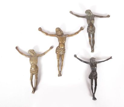 null Lot composé de quatre Christ en bronze habillés d'un subligaculum

XVème et...