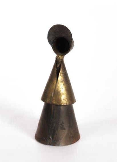 null Clochette de table en métal en forme de suffragette stylisée 

Haut. : 12 c...