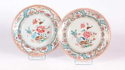 null CHINE - Compagnie des Indes

Paire d'asiettes creuses en porcelaine à décor...