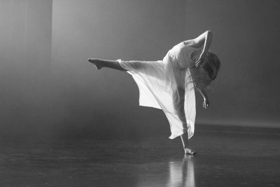 null DE BRAUW Eveline

Femme qui danse (2013)

Spectacle de Danse, Amsterdam 

Tirage...