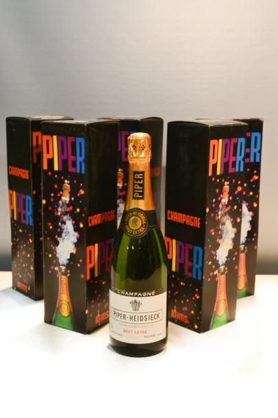 null 6 Blles	Champagne PIPER-HEIDSIECK Brut Extra		NM

	Vieilles bouteilles. Présentation...