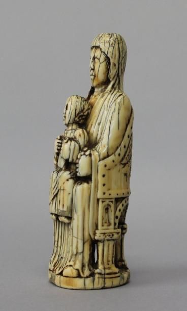 null Vierge à l'adoration des Mages
Ivoire
Aubrac, deuxième moitié du XIème siècle
(Ivoire...