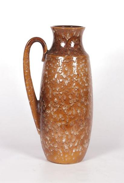 null WEST GERMANY - Scheurich

Vase en forme d'amphore à anse à décor de microcratère...