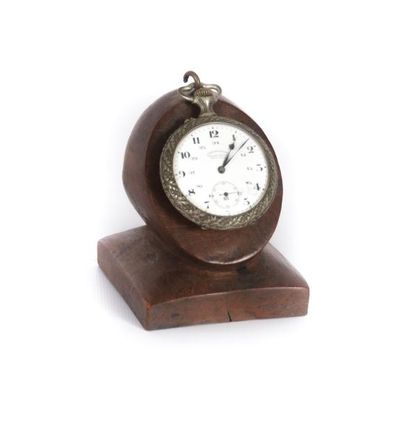 null ERNEST MOUGIN Besançon

Chronomètre, le cadran en émail indique les heures et...
