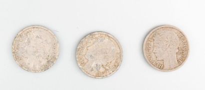 null REGIME DE VICHY (1940-1944)

Trois pièce de deux francs Morlon buste de la république...