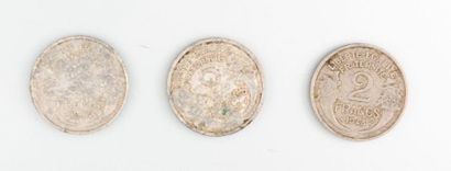 null REGIME DE VICHY (1940-1944)

Trois pièce de deux francs Morlon buste de la république...