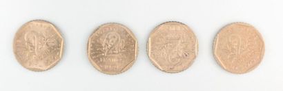 null CINQUIEME REPUBLIQUE (1958- nos jours)

Quatre pièces de deux francs dont trois...