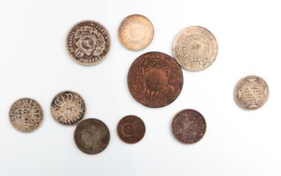 null BRESIL

Lot composé de quatre pièces dont cinq cent reis Pétrus II 1860 (1)...