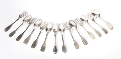 null Lot de sept couverts de table en argent uniplat ou filet dont quatre chiffré...