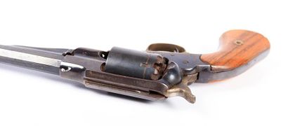 null Revolver à percussion - Navy Arms co - ridgefield N.J Italy - cal 36 - N°01033...