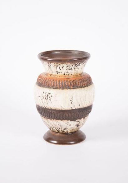 null DAGE Louis Auguste (1885-1963)

Vase de forme balustre en céramique à décor...