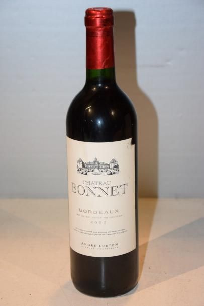 null 1 Blle	CH. BONNET	Bordeaux	2002

	Et. à peine tachée, 1 petite déchirure. N...