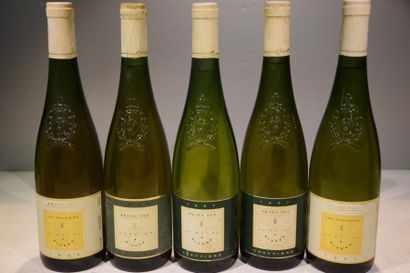 null Lot de 5 blles de vin blanc comprenant :		

2 Blles	ANJOU Sec "Les Rogeries"...