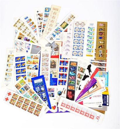 null Lot de carnets de timbres non oblitérés France
Valeur faciale environ 1069 Francs
(vendu...