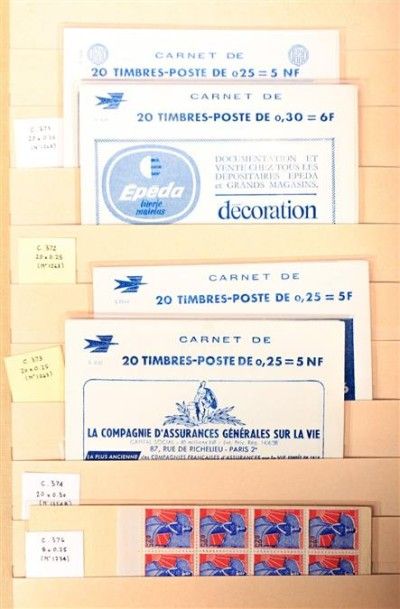 null Un album France, carnets Sabine, carnets Croix rouge. Bloc feuillé
Timbres non...