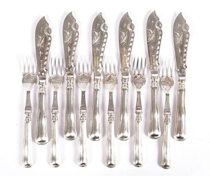 null Service à poisson en métal argenté comprenant six fourchettes et six couteaux,...