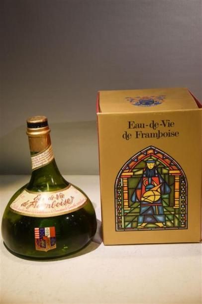 null 1 Blle	Eau de Vie de FRAMBOISE Distillerie du Dom. de Lamothe (33)		
	Et. impeccable....