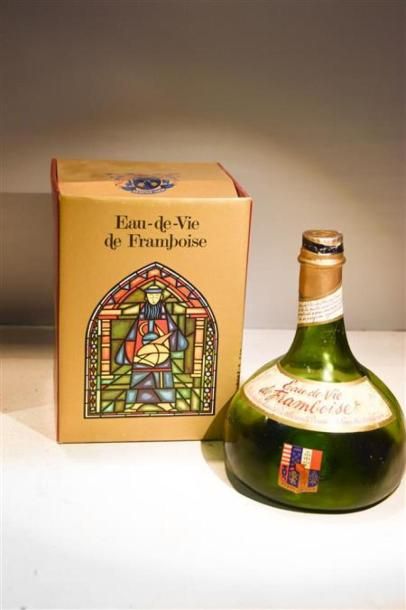 null 1 Blle	Eau de Vie de FRAMBOISE Distillerie du Dom. de Lamothe (33)		
	Et. impeccable....