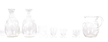 null DAUM
Service de verre en cristal de à décor de croisillons comprenant douze...