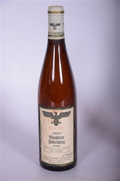 null 1 Blle	RIESLING ( Vin allemand sec )		1980
	( Région de Nahe ). Et. un peu tachée....