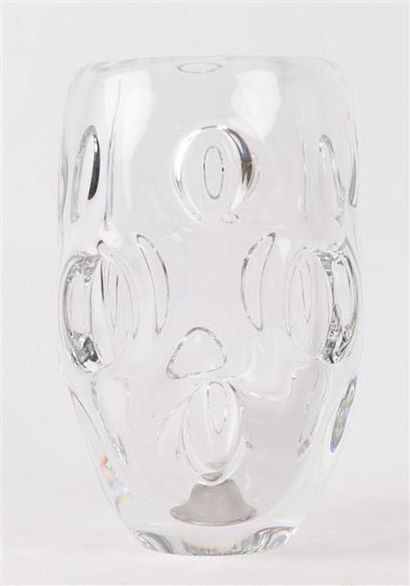null Vase en cristal à décor d'alvéoles
(infimes rayures)
Haut. : 25 cm - Diam. :...