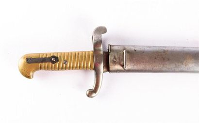 null Sabre-baïonnette modèle 1842, lame yatagan de 57,2 cm marquée sur le dos plat...