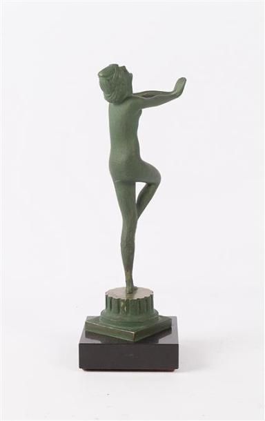 null ZELIKSON Serge (1860-1966), d'après

La tentation

Bronze à patine verte

Signé...