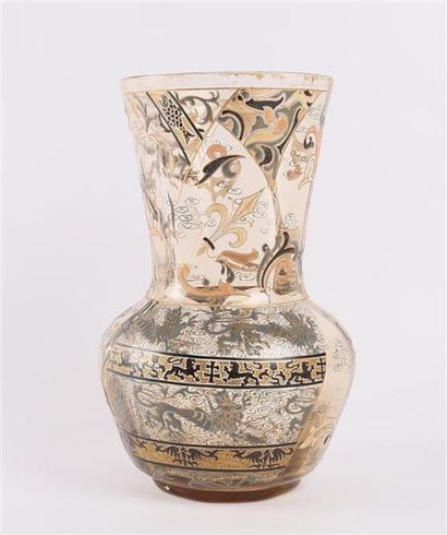 null GALLÉ Émile (1846-1904)
Vase de forme balustre évasée en cristal légèrement...